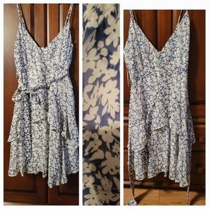 Beautiful Mini Floral Party Dress Straps Zipper Size Medium NWT